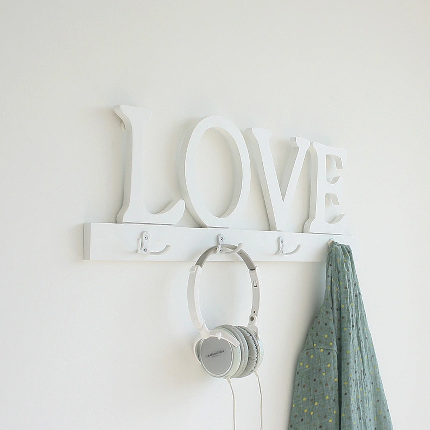 Creative Simple LOVE Decorative Wall Hangings Hanger